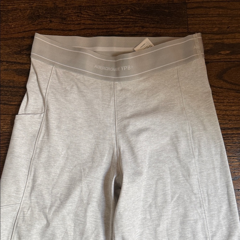 NWOT Abercrombie kids ypb wide leg sweatpants - Picture 3 of 8
